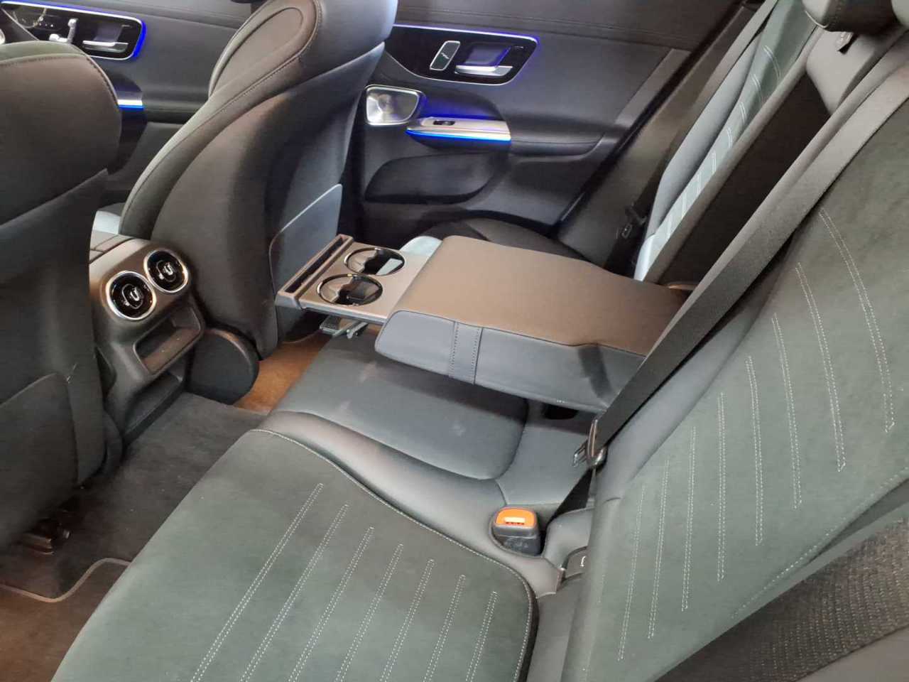 Mercedes-Benz GLC-Coupe 200 4Matic 9G-TRONIC AMG Line Advanced 8