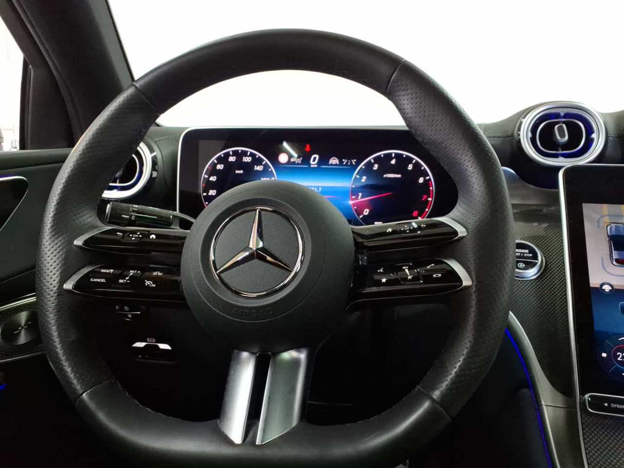 Mercedes-Benz GLC-Coupe 200 4Matic 9G-TRONIC AMG Line Advanced 16