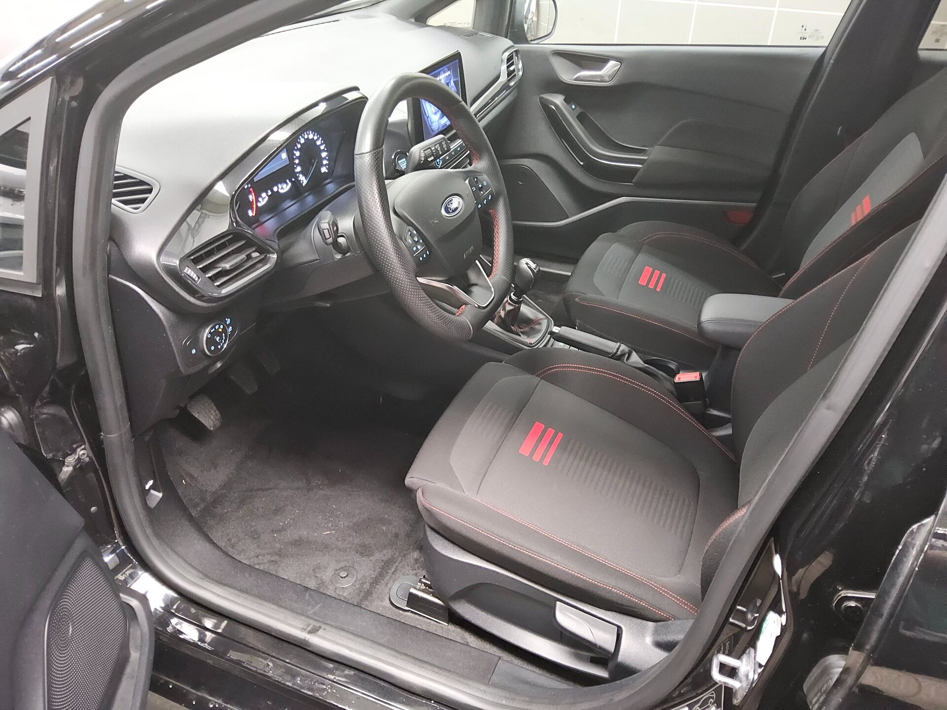 Ford Fiesta 1.0 EB ST-Line Navi LED PDC ACC Shz 8