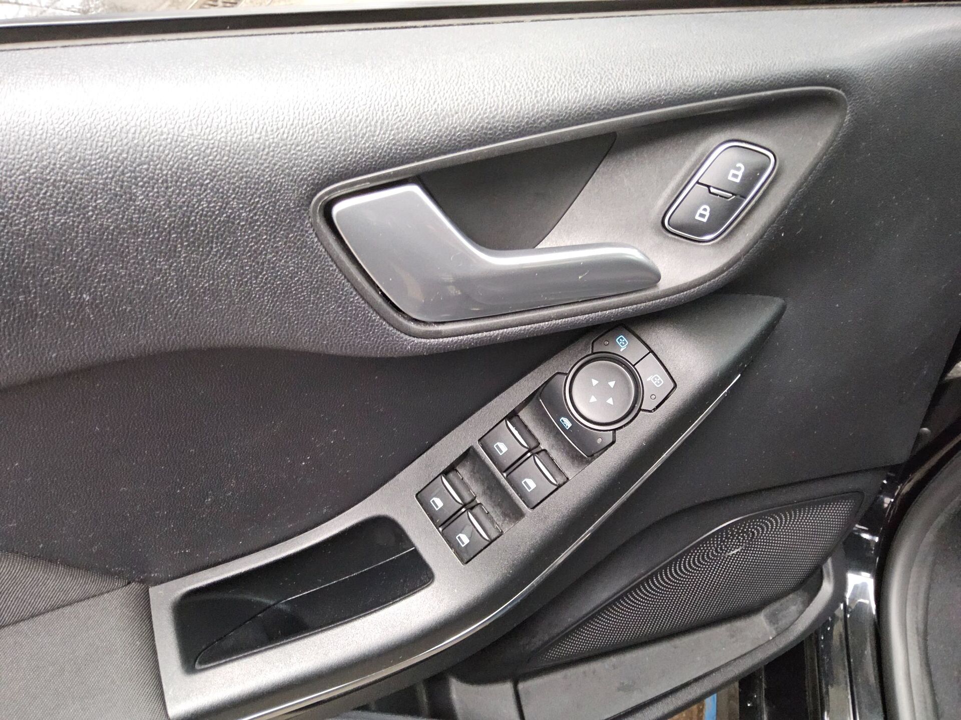 Ford Fiesta 1.0 EB ST-Line Navi LED PDC ACC Shz 9
