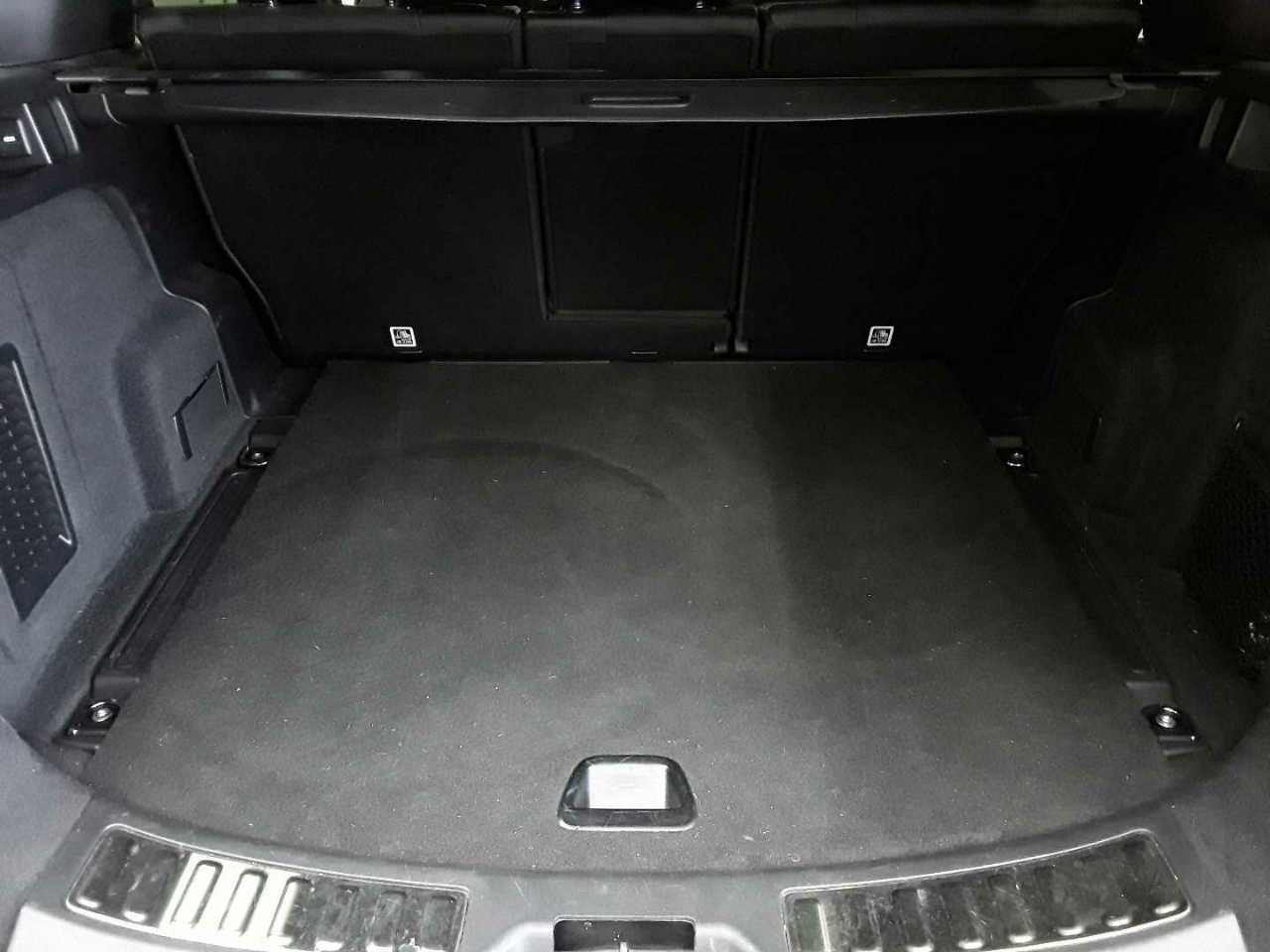 Land Rover Discovery Sport D200 HSE 10