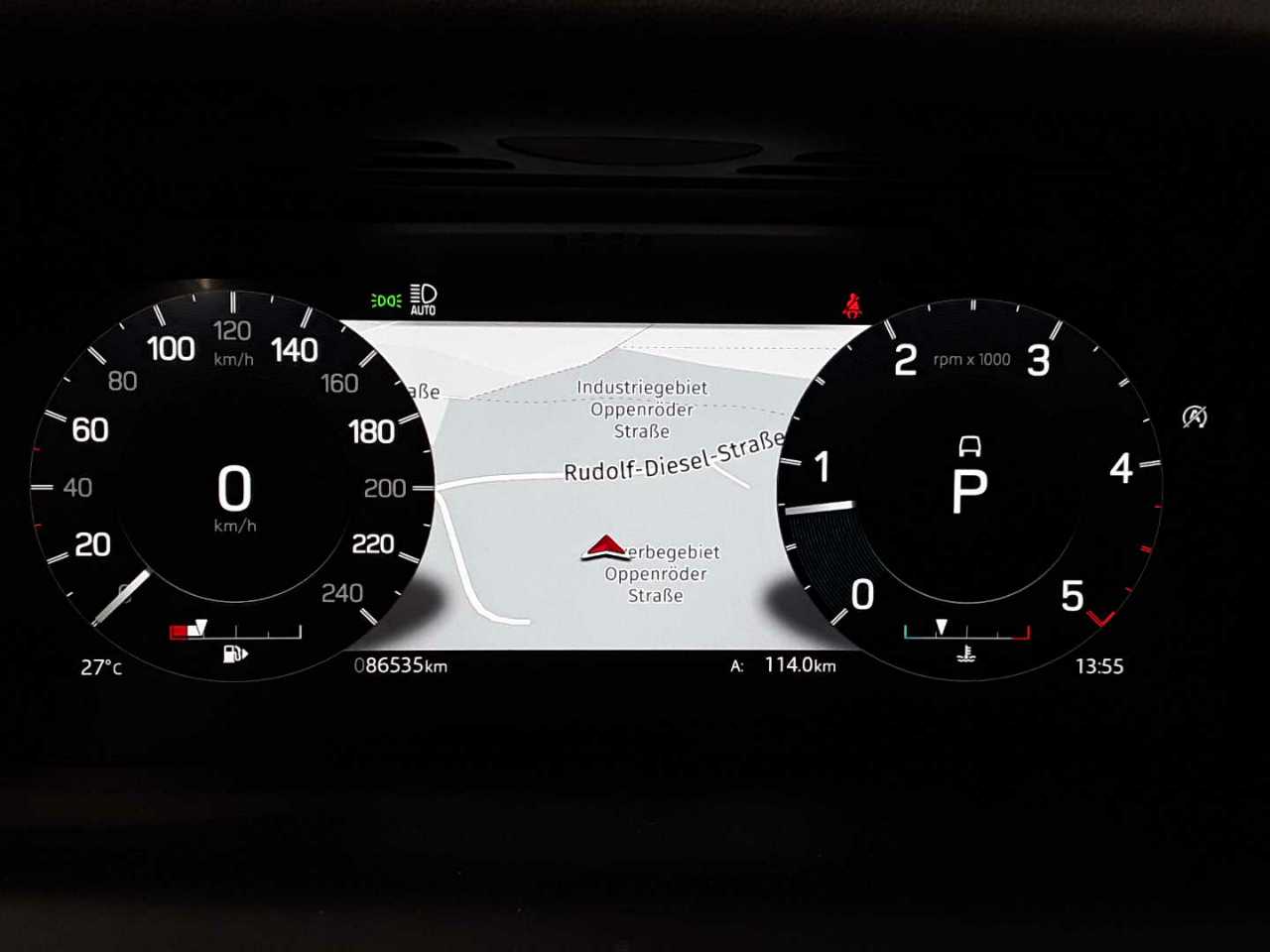 Land Rover Discovery Sport D200 HSE 13