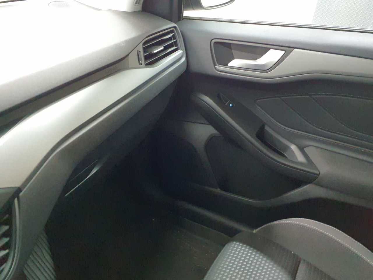 Ford Focus Turnier 1.5 EcoBlue Start-Stopp-System COOL&CONNECT 15