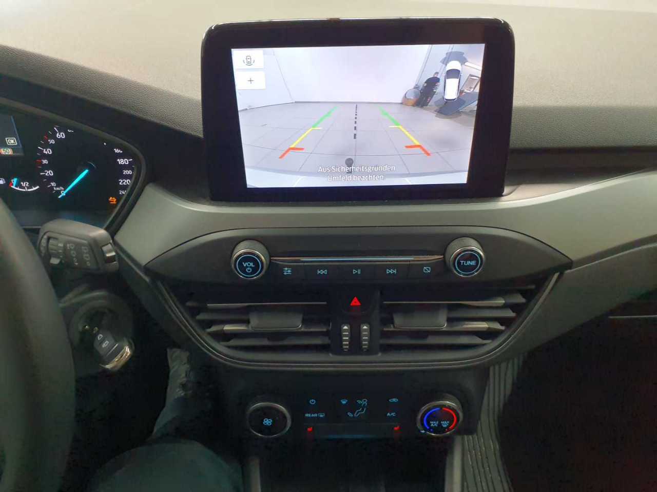 Ford Focus Turnier 1.5 EcoBlue Start-Stopp-System COOL&CONNECT 13