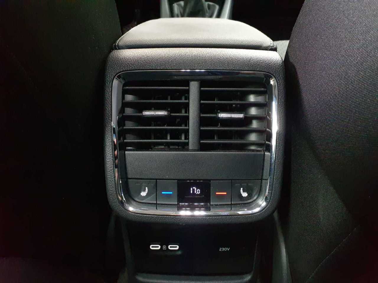 Skoda Octavia Combi 2.0 TDI Style 6