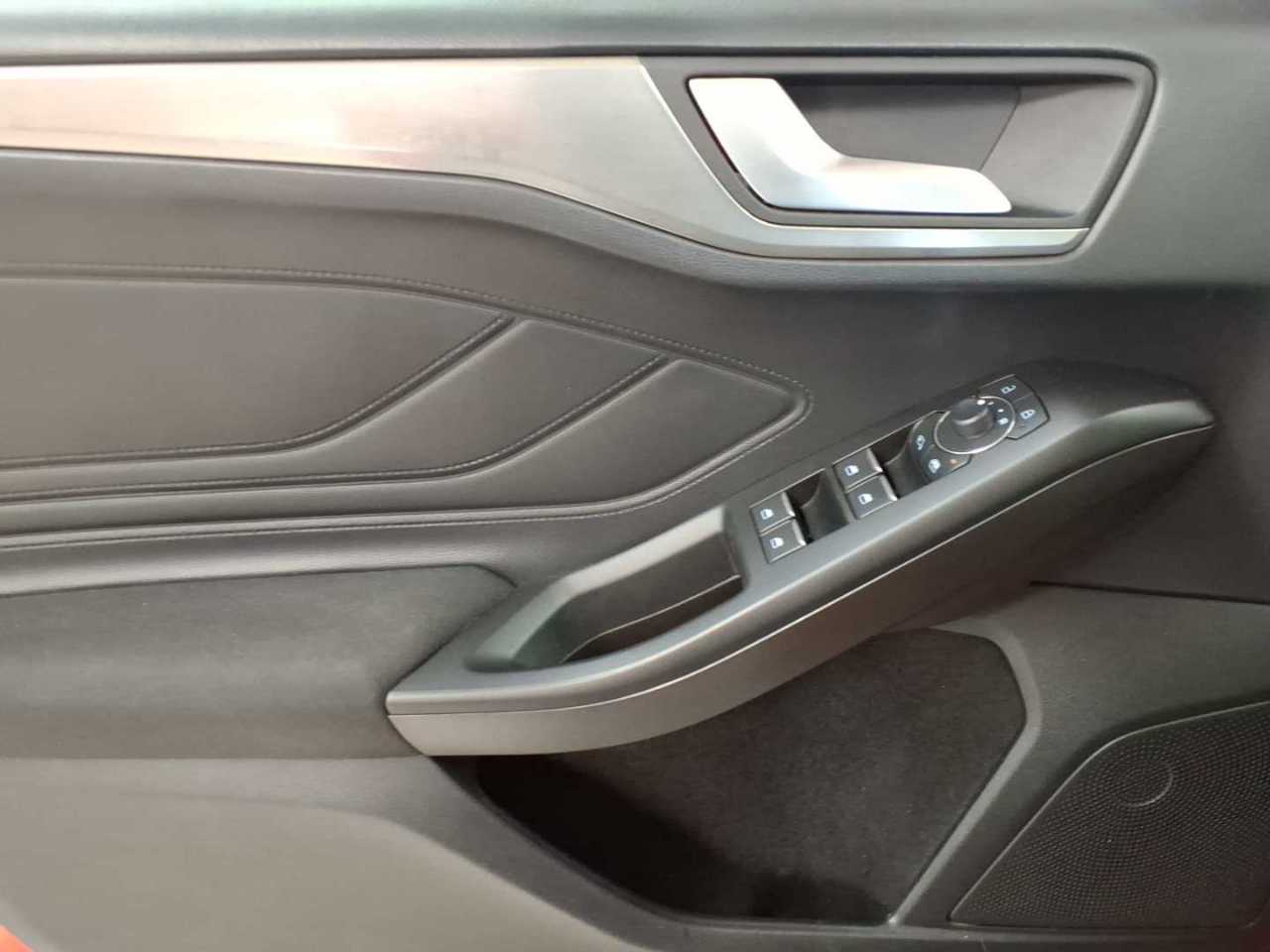 Ford Focus Turnier 1.5 EcoBlue Start-Stopp-System Aut. TITANIUM 4