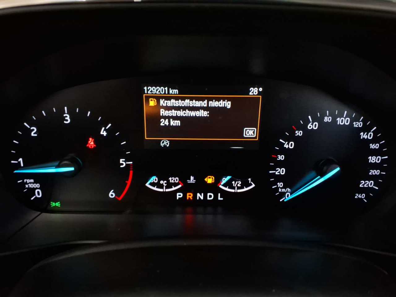 Ford Focus Turnier 1.5 EcoBlue Start-Stopp-System Aut. TITANIUM 14