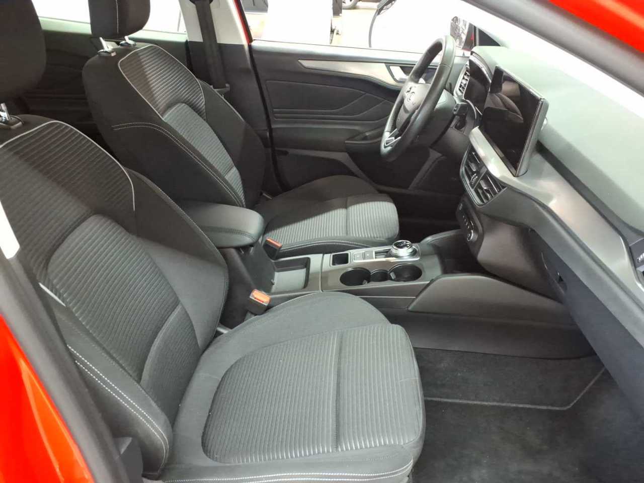 Ford Focus Turnier 1.5 EcoBlue Start-Stopp-System Aut. TITANIUM 11