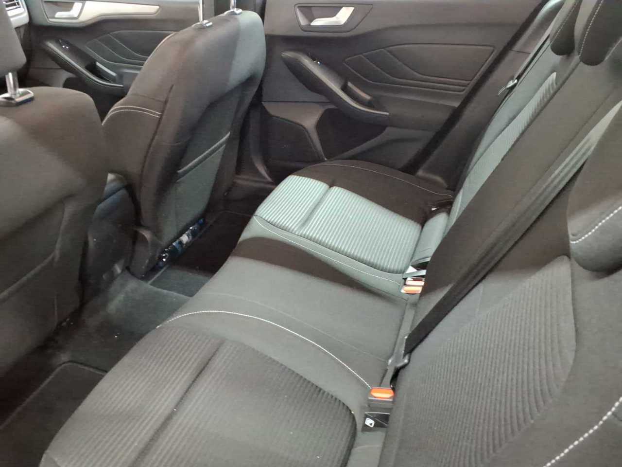 Ford Focus Turnier 1.5 EcoBlue Start-Stopp-System Aut. TITANIUM 8