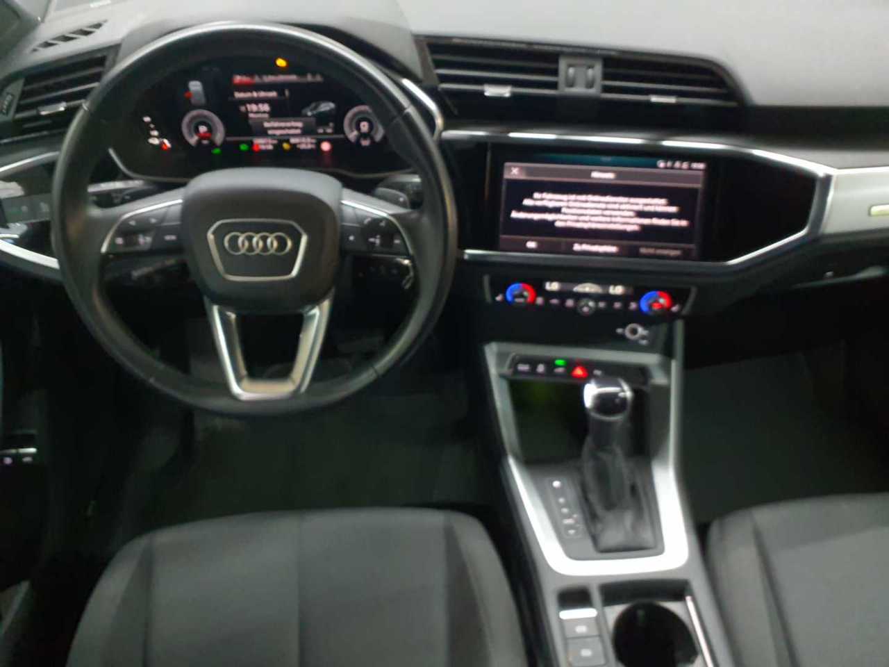 Audi Q3 45 TFSIe S tronic 5