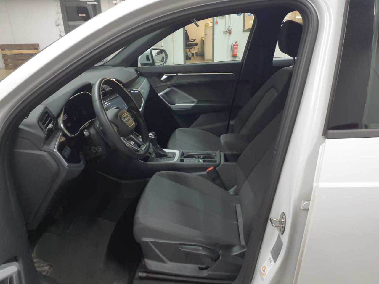 Audi Q3 45 TFSIe S tronic 3