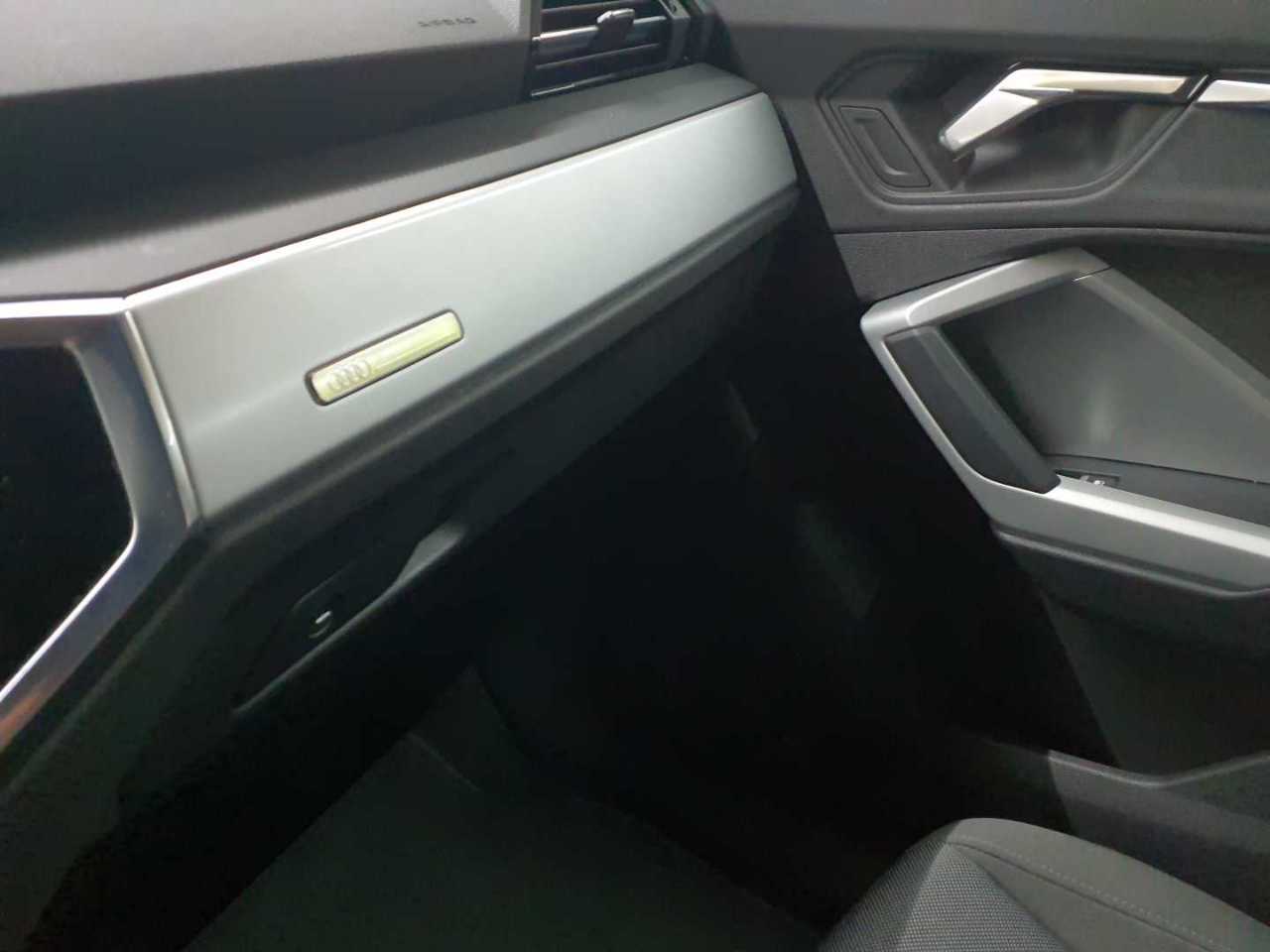 Audi Q3 45 TFSIe S tronic 17