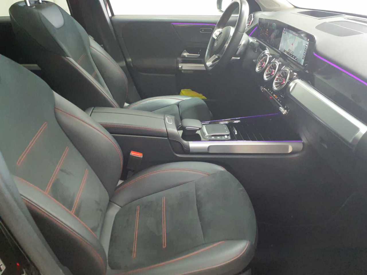 Mercedes-Benz GLB 220 d 8G-DCT AMG Line 11