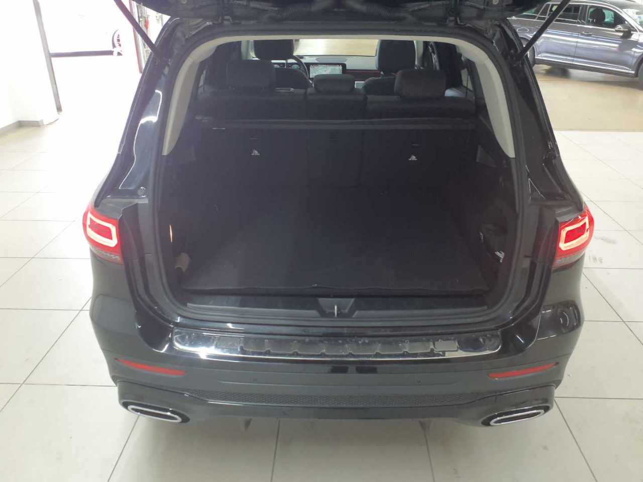 Mercedes-Benz GLB 220 d 8G-DCT AMG Line 9