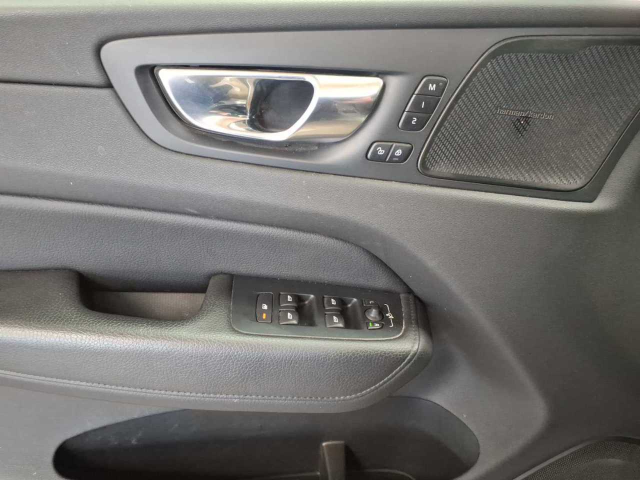 Volvo XC60 B4 D AWD Geartronic Inscription 4