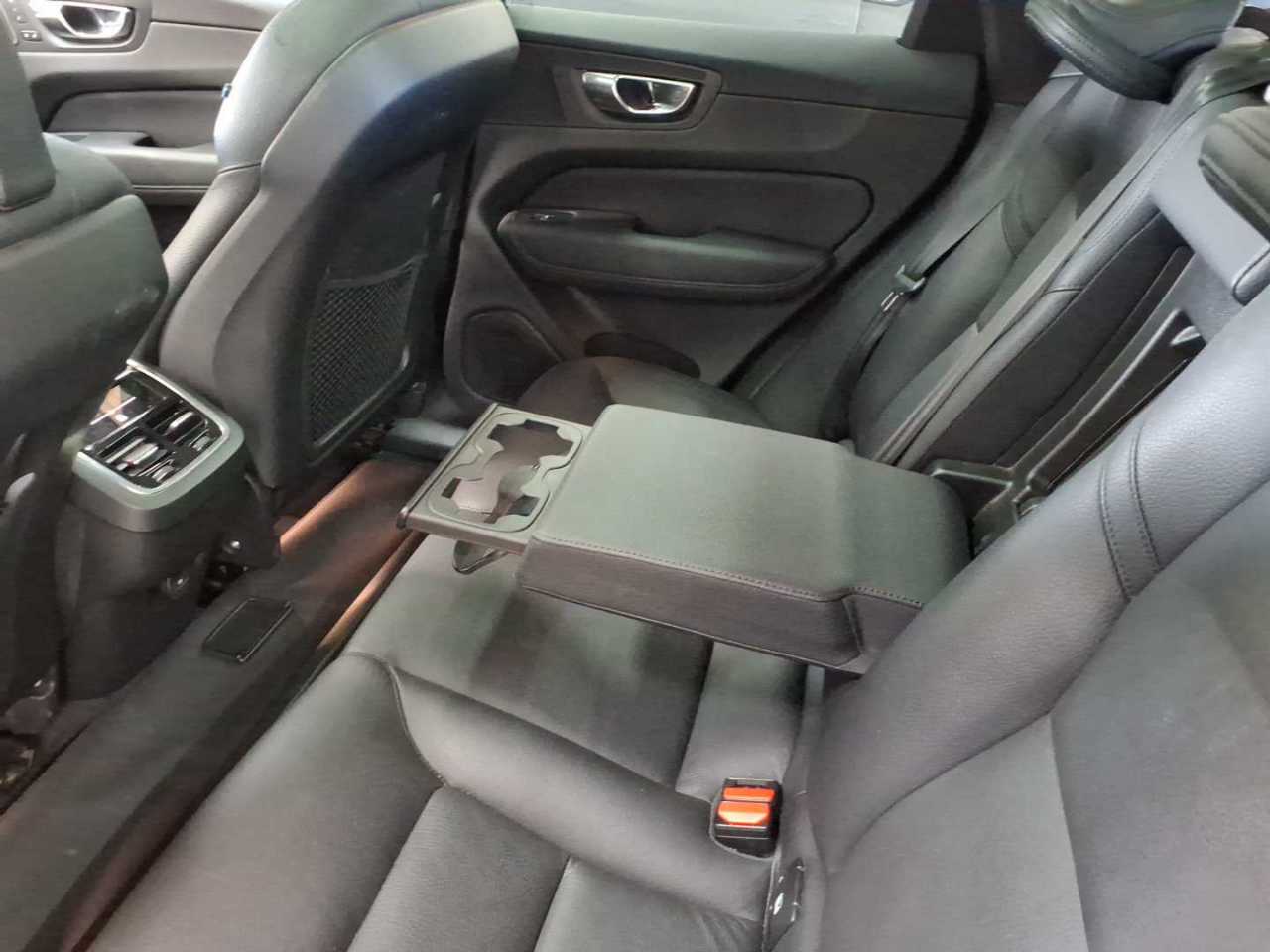 Volvo XC60 B4 D AWD Geartronic Inscription 8