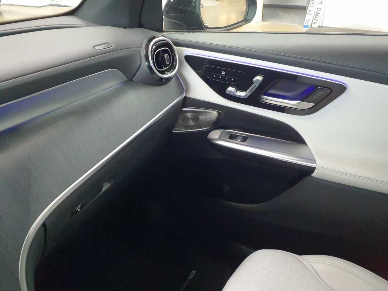 Mercedes-Benz GLC 300 d 4Matic 9G-TRONIC AMG Line Advanced 16