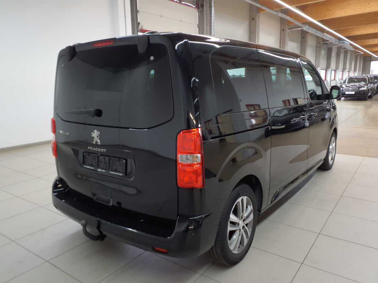 Peugeot Traveller L2 2.0 BlueHDi 180 EAT8 Business VIP 4
