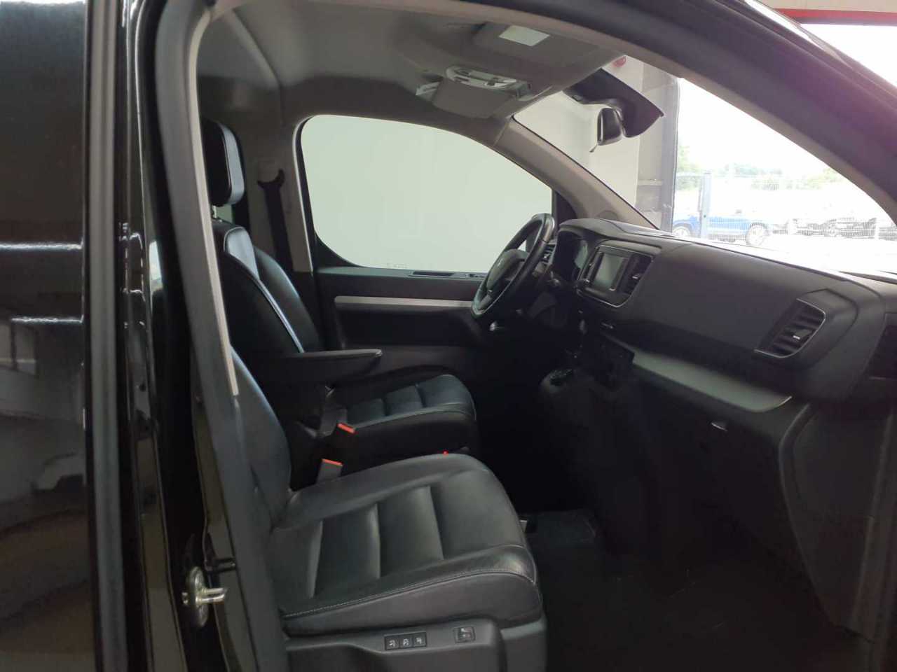 Peugeot Traveller L2 2.0 BlueHDi 180 EAT8 Business VIP 11