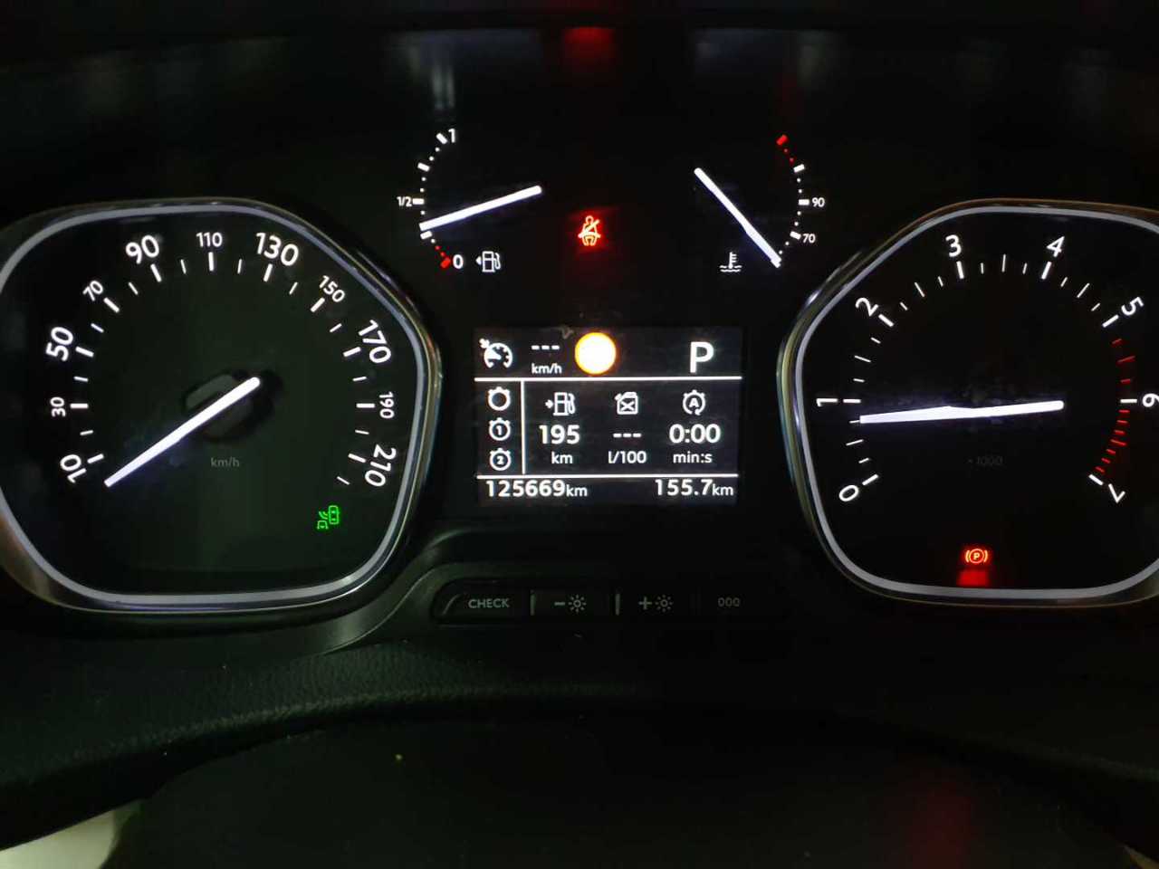 Peugeot Traveller L2 2.0 BlueHDi 180 EAT8 Business VIP 16