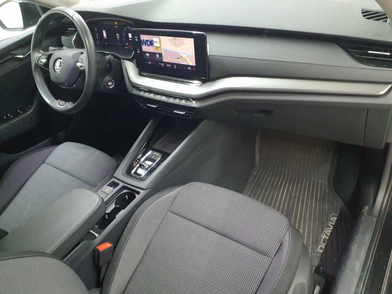 Skoda Octavia Combi 2.0 TDI DSG 4x4 Ambition 12