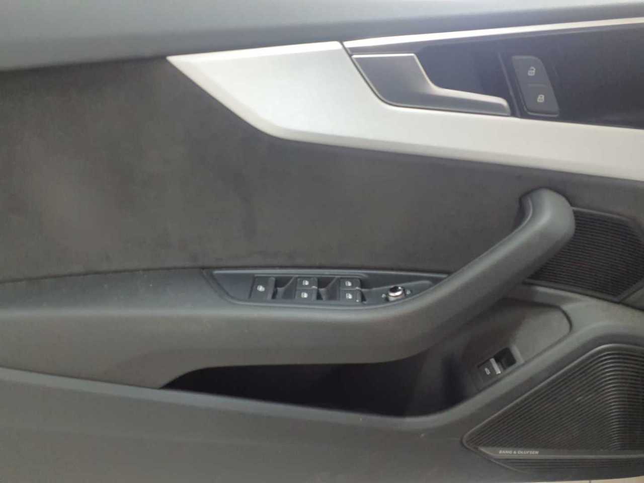 Audi A5 Cabrio 45 TFSI quattro S tronic S line 4
