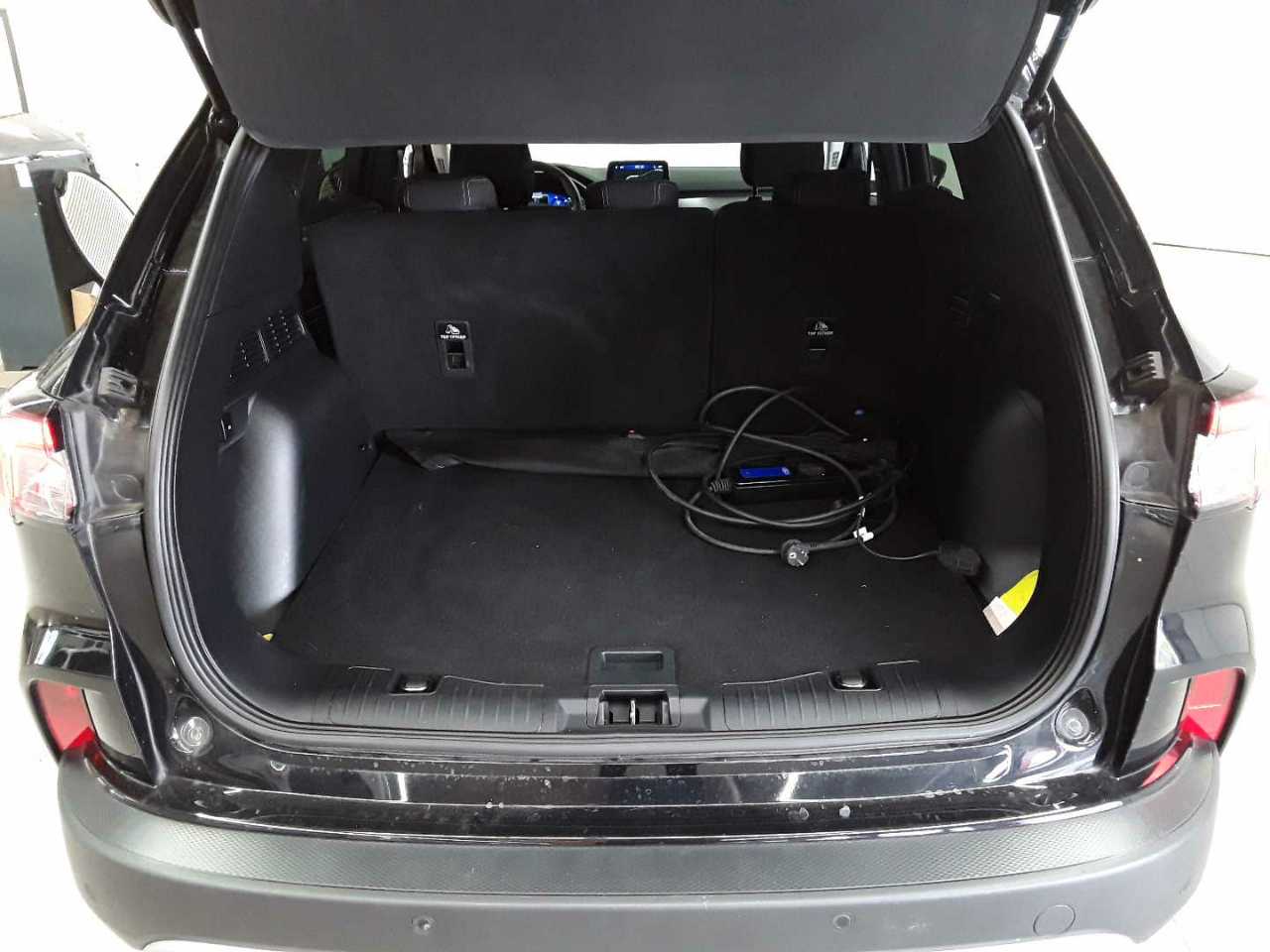 Ford Kuga 2.5 Duratec PHEV TITANIUM 8