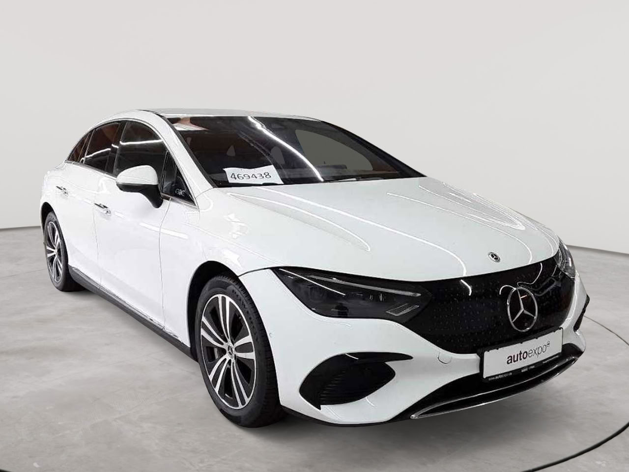 Mercedes-Benz EQE 300 Electric Art 2
