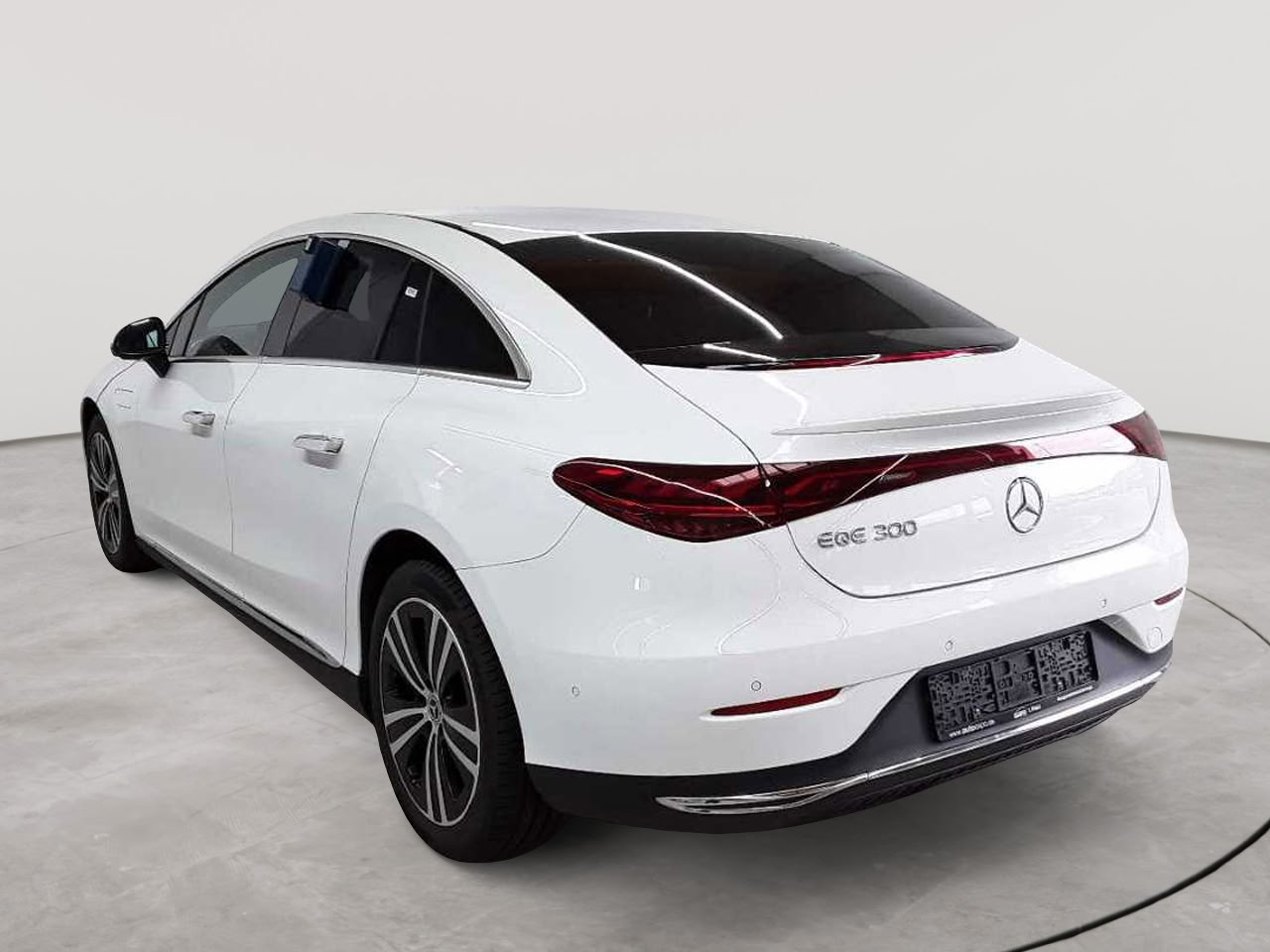 Mercedes-Benz EQE 300 Electric Art 5