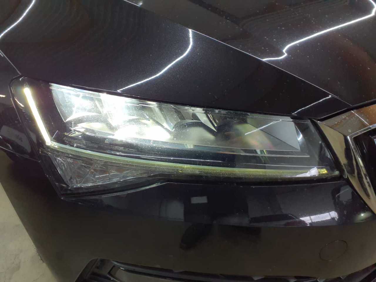 Skoda Superb Combi 2.0 TDI 4x4 DSG Ambition 16