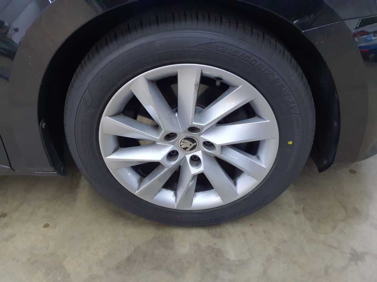 Skoda Superb Combi 2.0 TDI 4x4 DSG Ambition 15