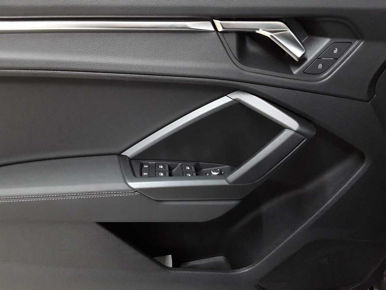Audi Q3 40 TFSI quattro S tronic advanced 4