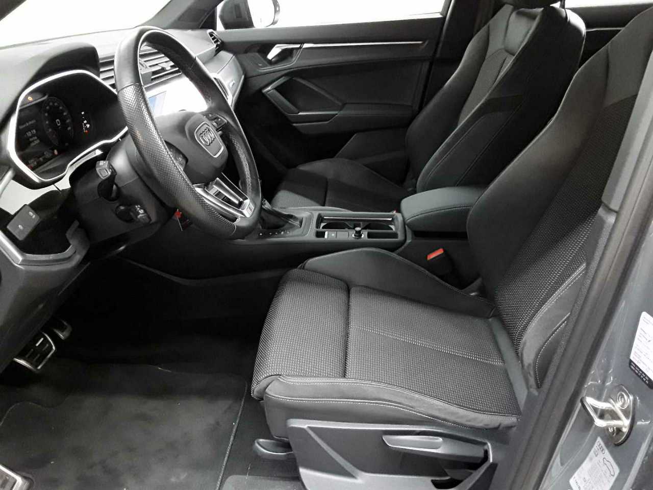 Audi Q3 40 TFSI quattro S tronic advanced 3