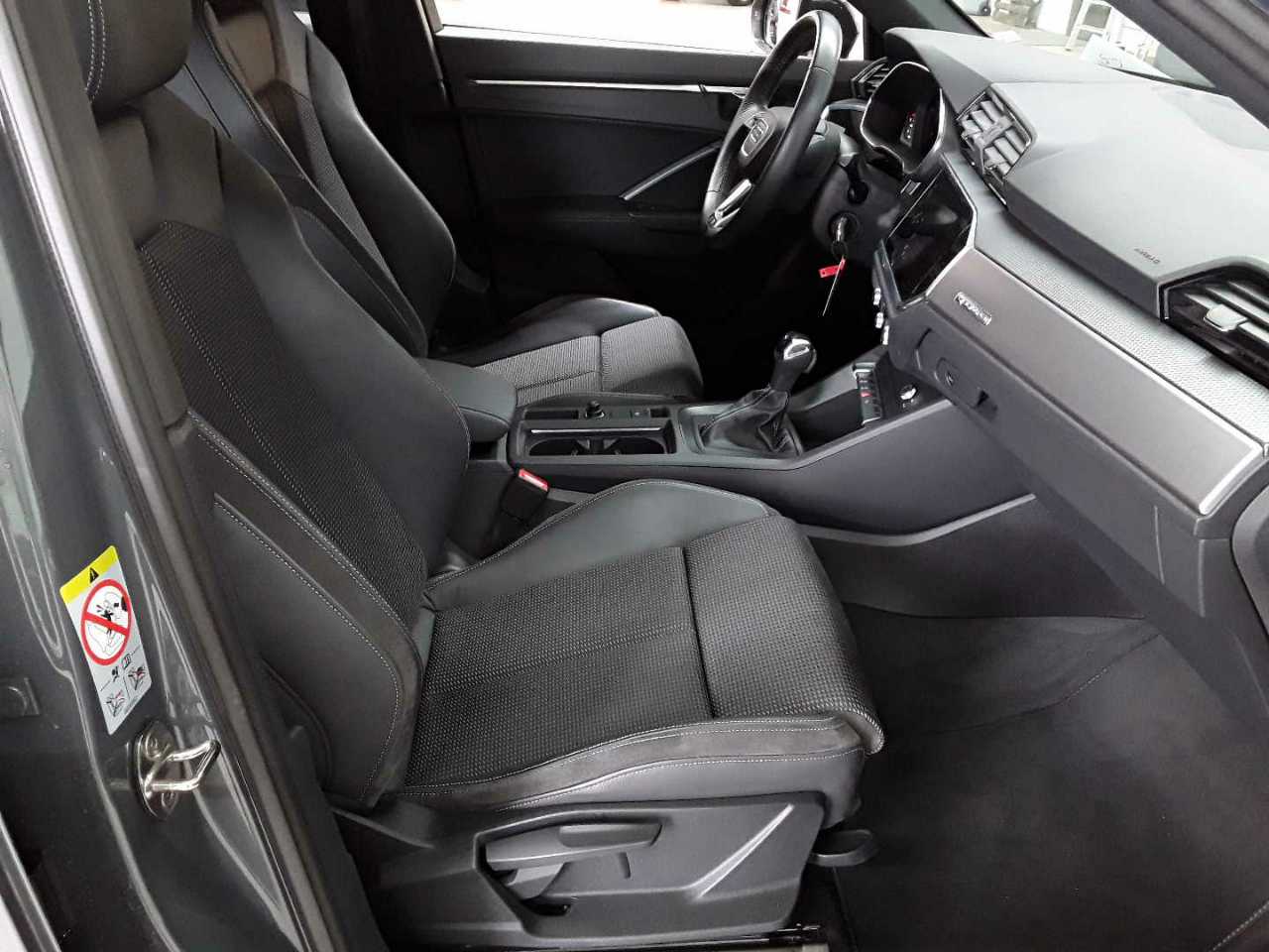 Audi Q3 40 TFSI quattro S tronic advanced 11