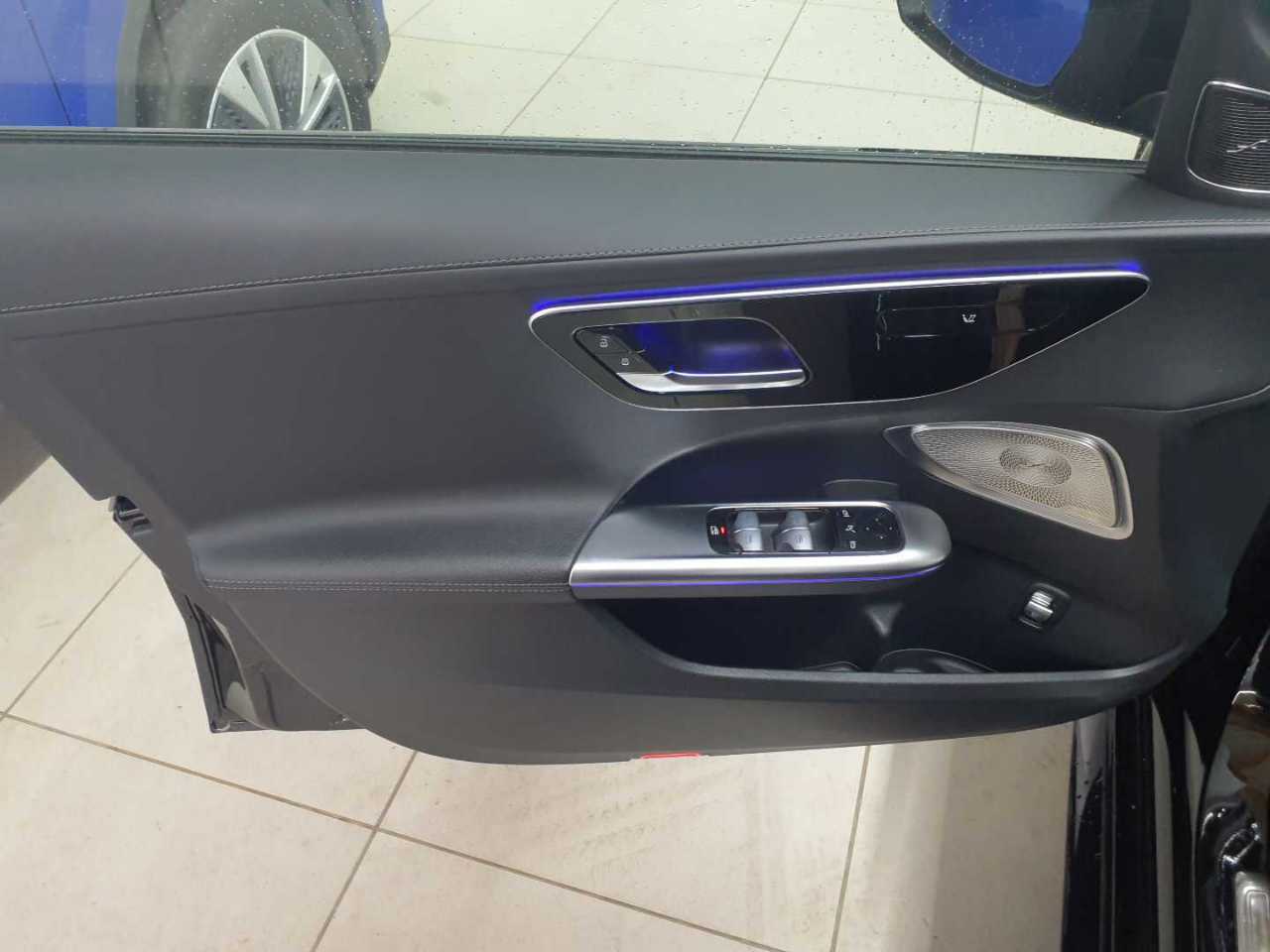 Mercedes-Benz C 220 d T 9G-TRONIC AMG Line 4