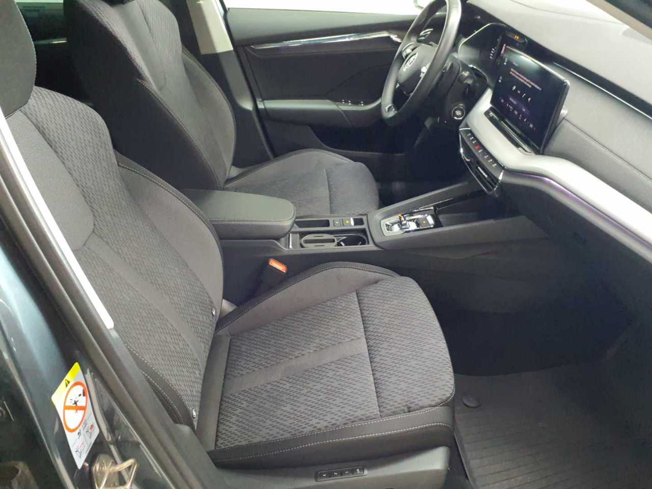 Skoda Octavia Combi 2.0 TDI DSG First Edition 12