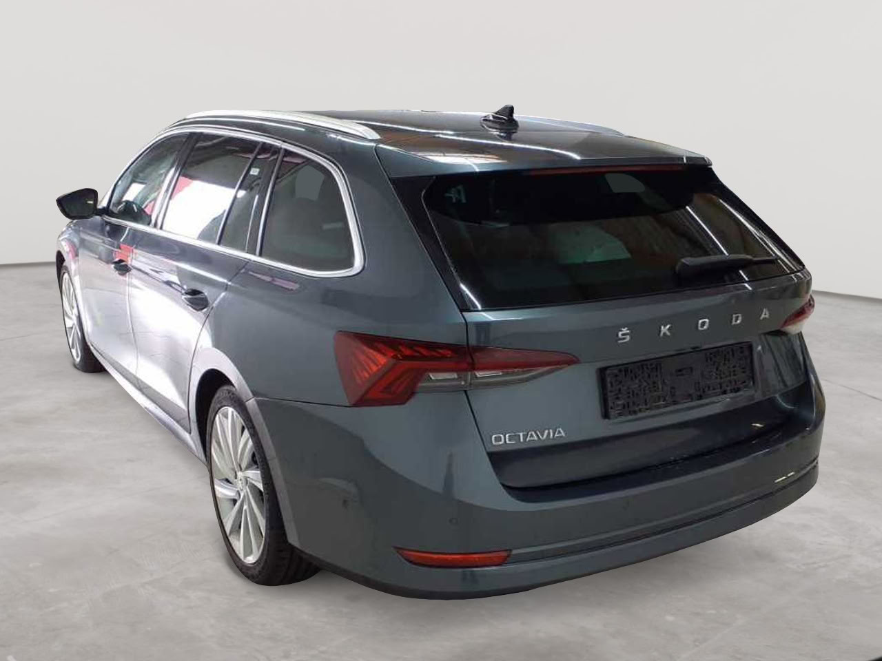 Skoda Octavia Combi 2.0 TDI DSG First Edition 2
