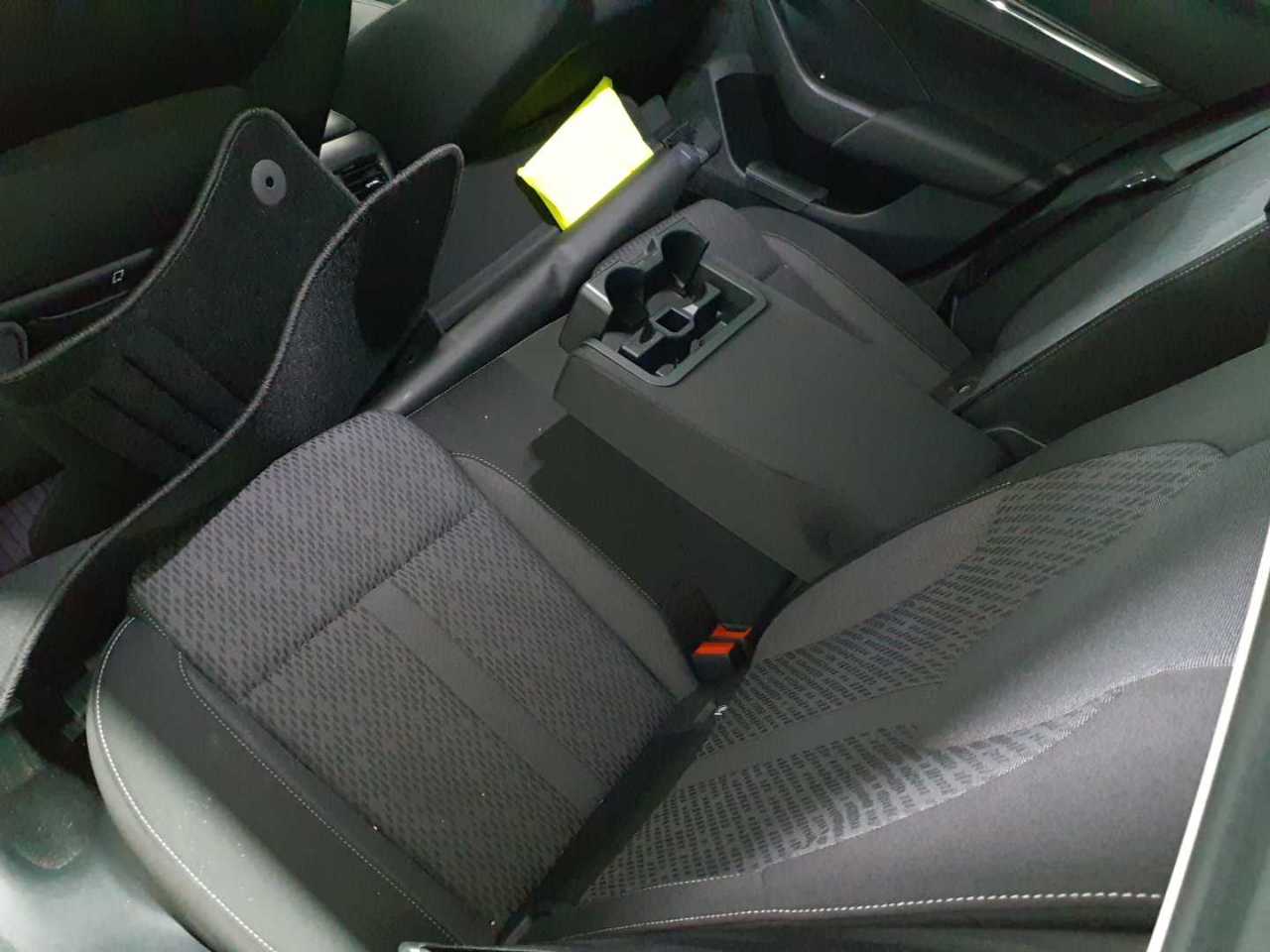 Skoda Octavia Combi 2.0 TDI DSG First Edition 8