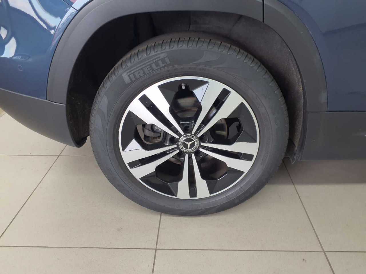 Mercedes-Benz GLB 200 4Matic 8G-DCT Progressive 12