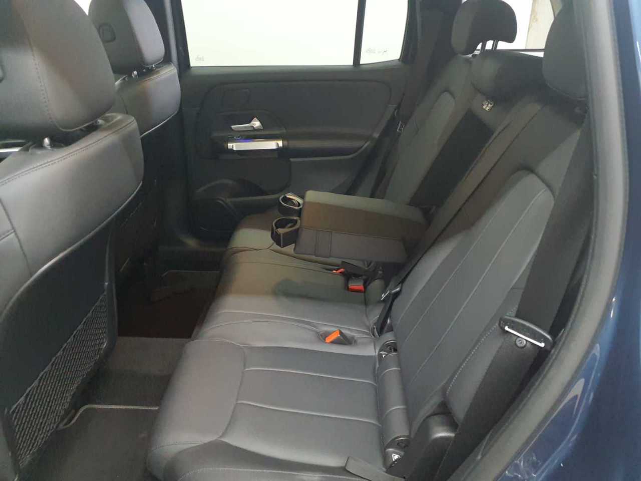 Mercedes-Benz GLB 200 4Matic 8G-DCT Progressive 5
