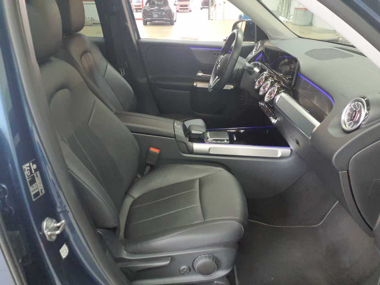 Mercedes-Benz GLB 200 4Matic 8G-DCT Progressive 13