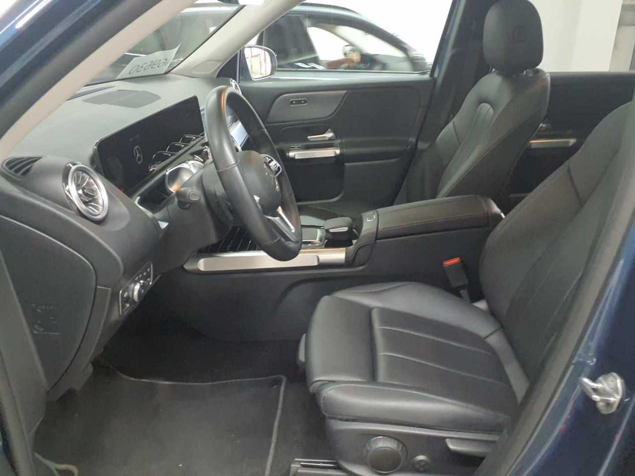 Mercedes-Benz GLB 200 4Matic 8G-DCT Progressive 3