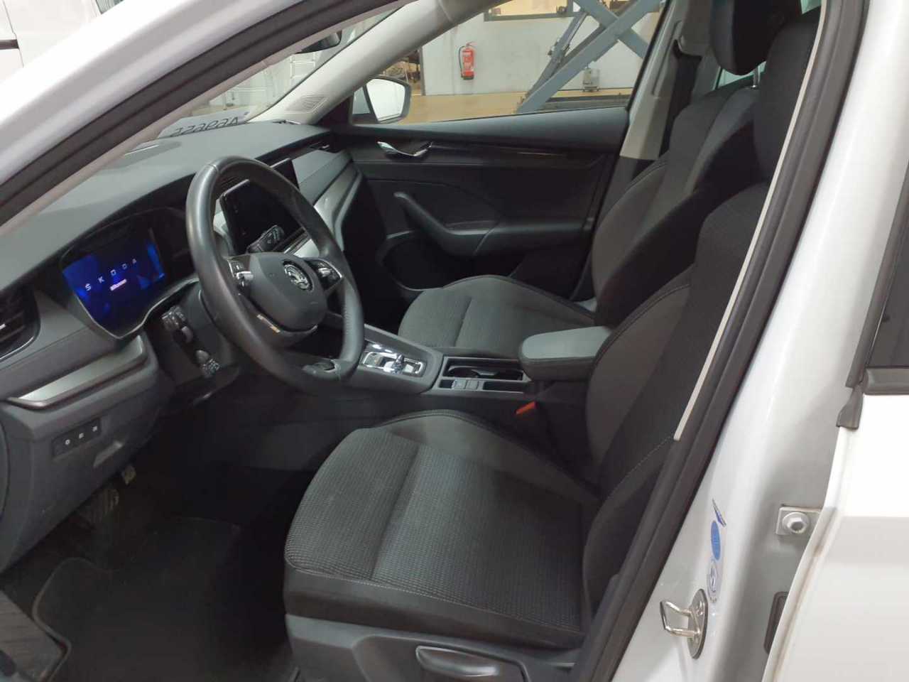 Skoda Octavia Combi 2.0 TDI DSG Ambition 7