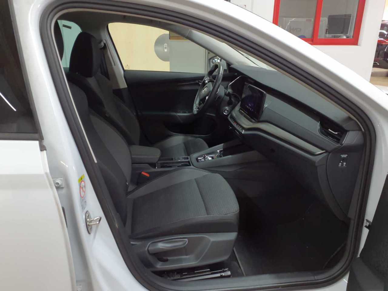 Skoda Octavia Combi 2.0 TDI DSG Ambition 8