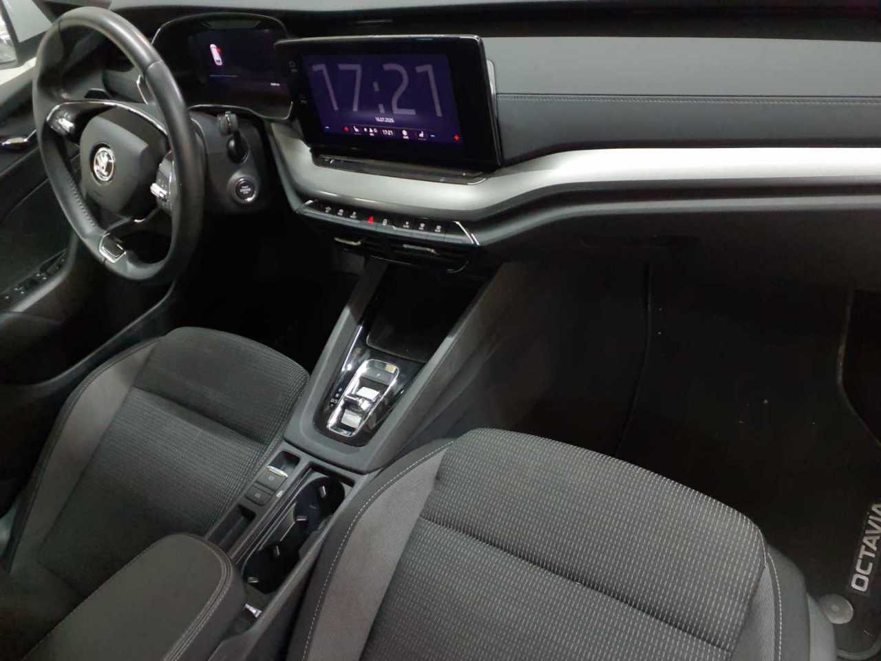 Skoda Octavia Combi 2.0 TDI DSG Ambition 9