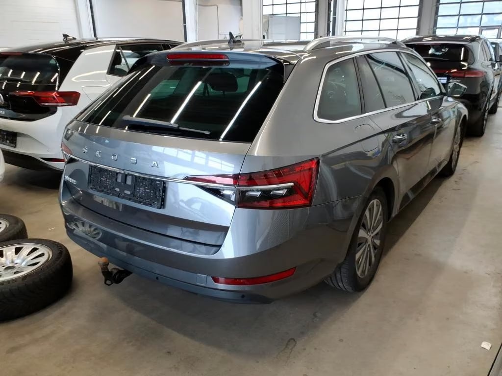Skoda Superb 2.0 2023 4