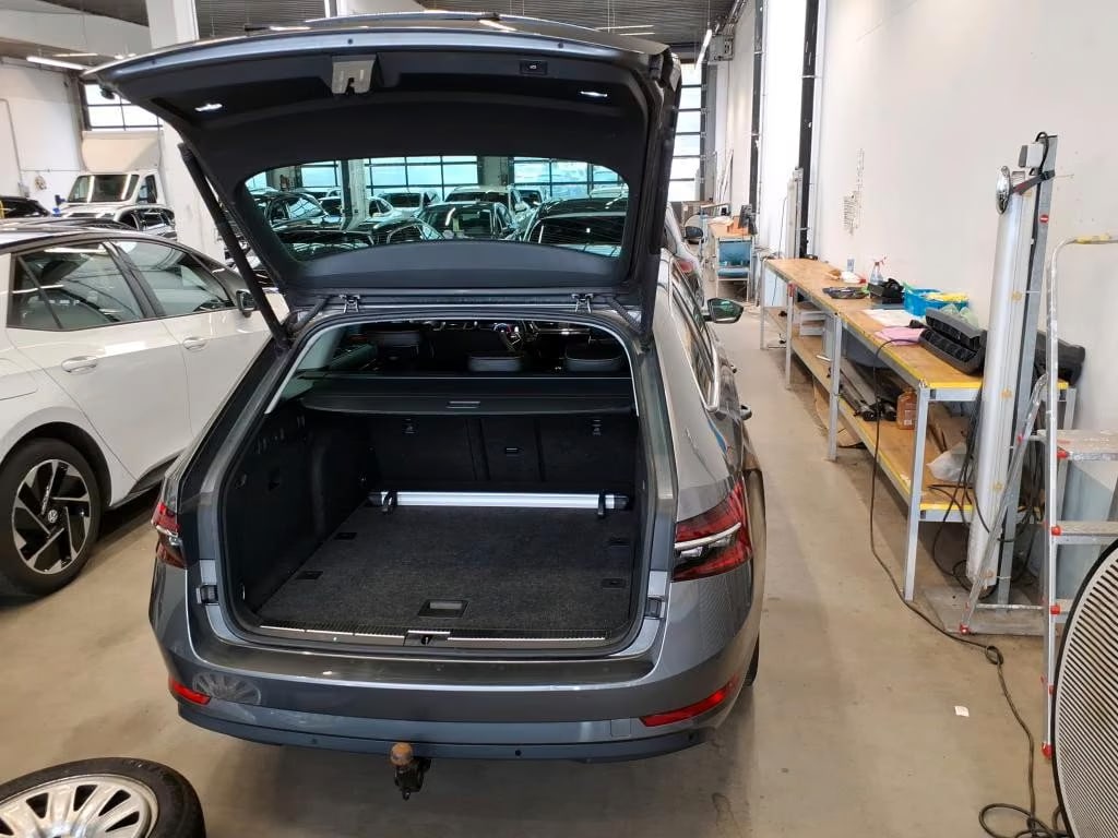 Skoda Superb 2.0 2023 7