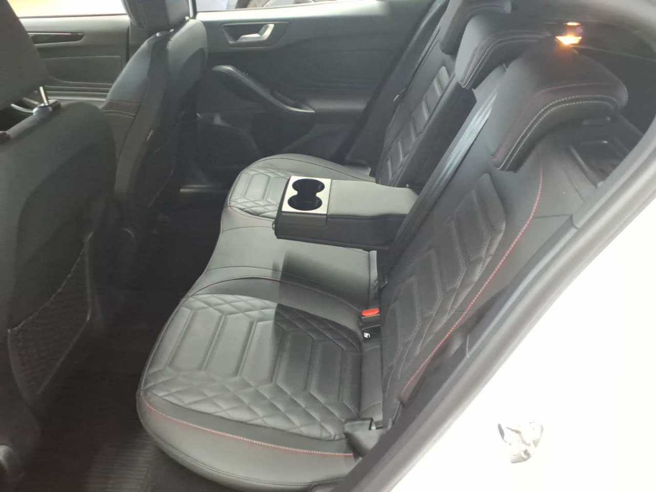 Ford Focus 1.0 EcoBoost Hybrid ST-LINE X 7
