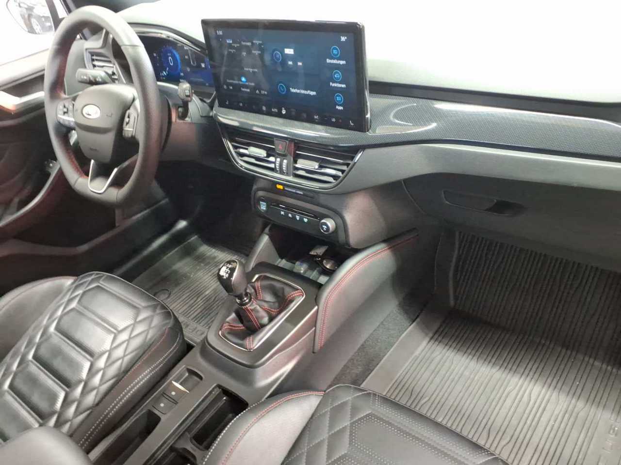 Ford Focus 1.0 EcoBoost Hybrid ST-LINE X 12