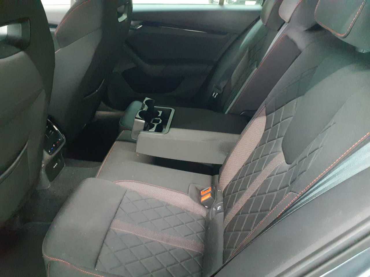 Skoda Octavia Combi 2.0 TSI DSG RS 13